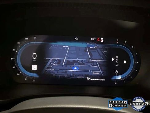 Used 2025 Volvo XC40 B5 Plus image 9