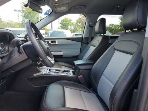 Certified 2023 Ford Explorer XLT w/ Equipment Group 202A AWD/4WD image 11
