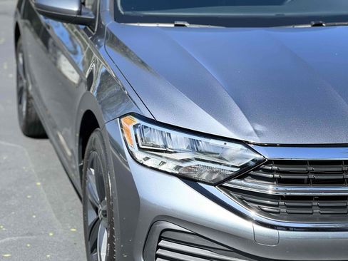 Used 2023 Volkswagen Jetta SE w/ Panoramic Sunroof Package FWD image 38