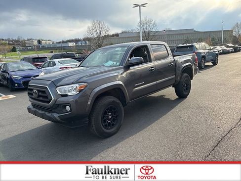 Certified 2022 Toyota Tacoma SR5 image 17