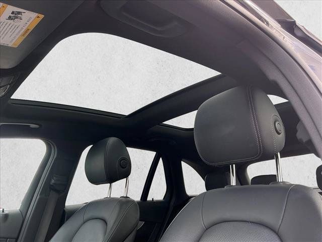 Used 2019 Mercedes-Benz GLC 300 4MATIC image 13