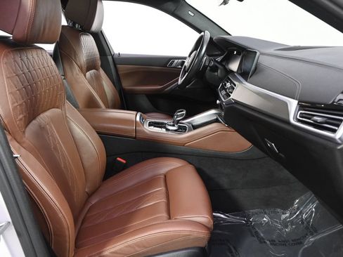 Used 2022 BMW X6 xDrive40i w/ M Sport Package AWD/4WD image 16
