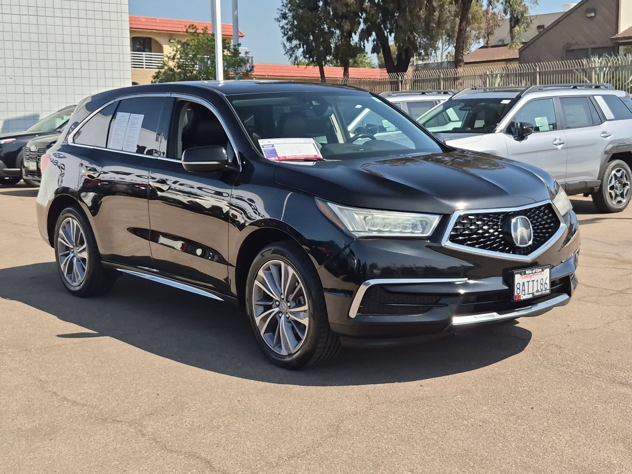 Used 2018 Acura MDX w/ Technology Package FWD image 2