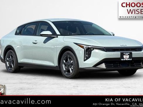 New 2026 Kia K4 FWD image 1