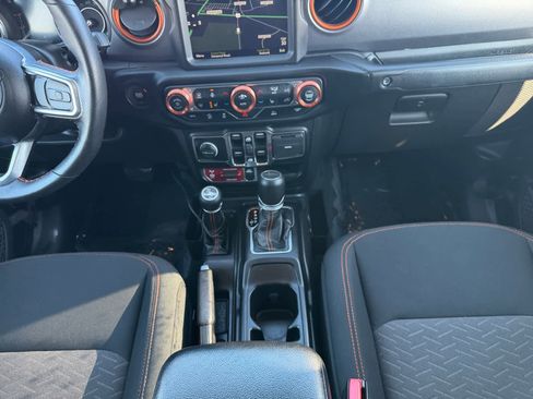 Used 2022 Jeep Gladiator Mojave w/ Cold Weather Group image 15