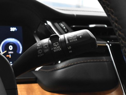 Used 2022 Jeep Grand Cherokee L Summit w/ Advanced Protech Group IV image 15