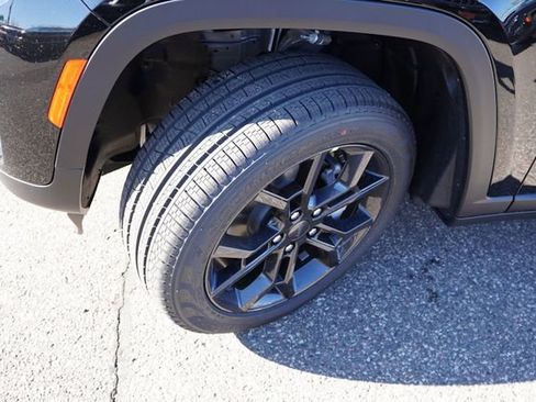 New 2025 Jeep Grand Cherokee Limited image 9