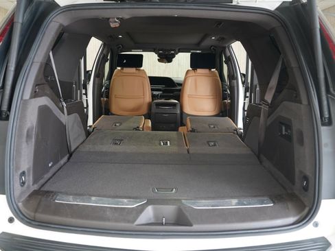 Used 2021 Cadillac Escalade Premium Luxury AWD/4WD image 43