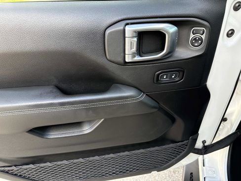 Used 2020 Jeep Gladiator Rubicon image 18