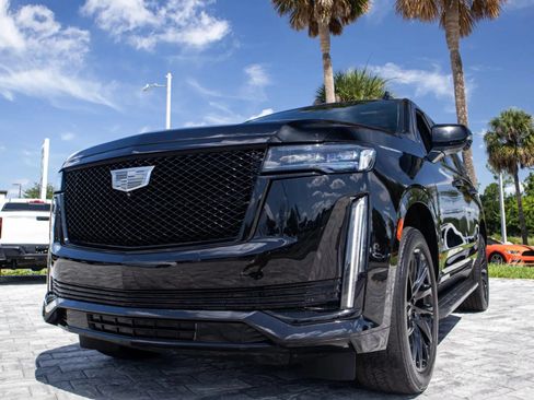 Used 2021 Cadillac Escalade Sport w/ LPO, ONYX Package RWD image 41