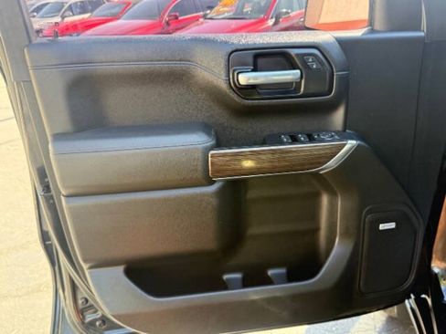 Used 2021 Chevrolet Silverado 1500 LT Trail Boss w/ Convenience Package II AWD/4WD image 11