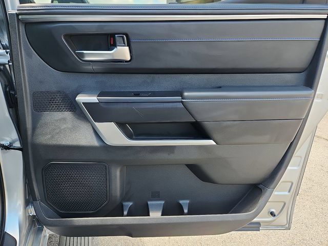 Used 2024 Toyota Tundra Platinum AWD/4WD image 31