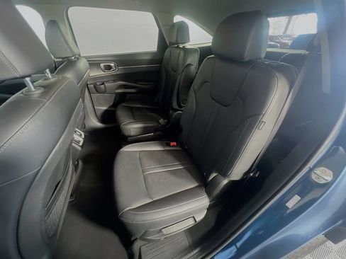 Used 2025 Kia Sorento EX AWD/4WD image 27