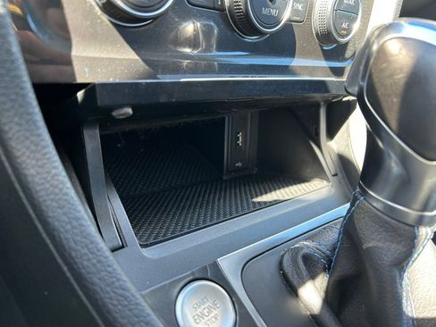 Used 2019 Volkswagen e-Golf SEL Premium image 27