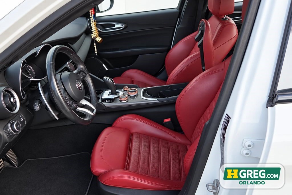 Used 2022 Alfa Romeo Giulia Veloce RWD image 10