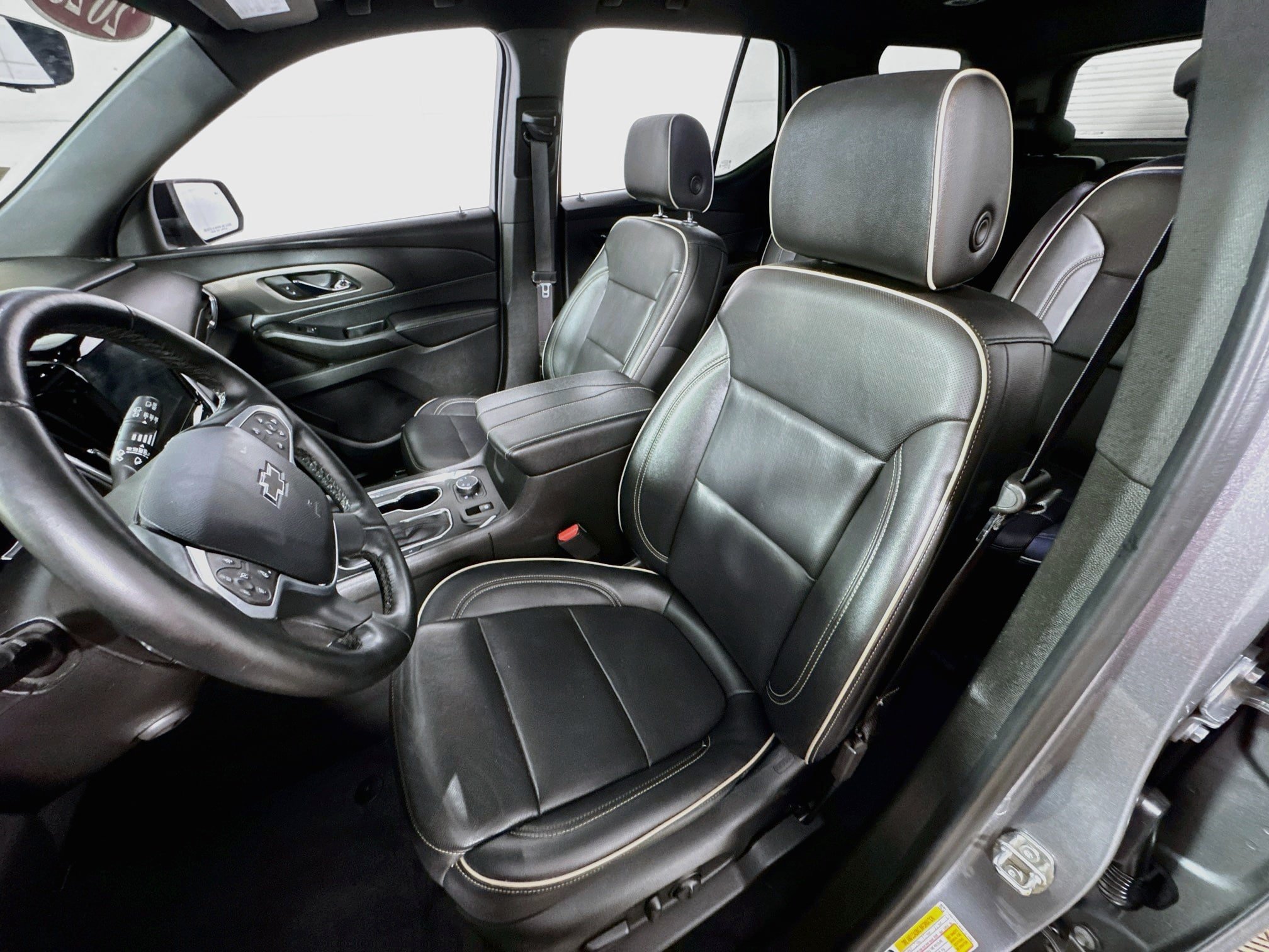Used 2023 Chevrolet Traverse Premier w/ Redline Edition AWD/4WD image 16