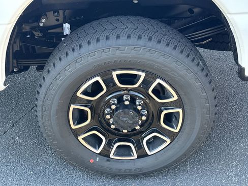 New 2026 Ford F250 Platinum image 19