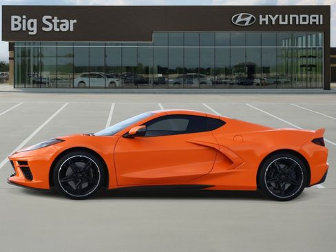 Used 2024 Chevrolet Corvette Stingray Preferred Cpe w/ Z51 Performance Package image 2