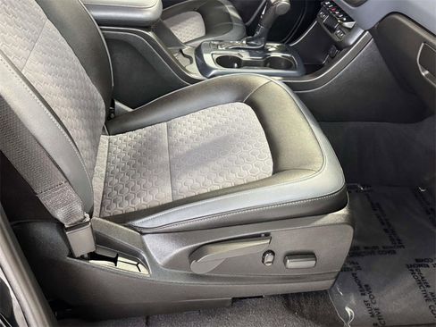 Used 2020 Chevrolet Colorado Z71 w/ Z71 Midnight Edition image 11