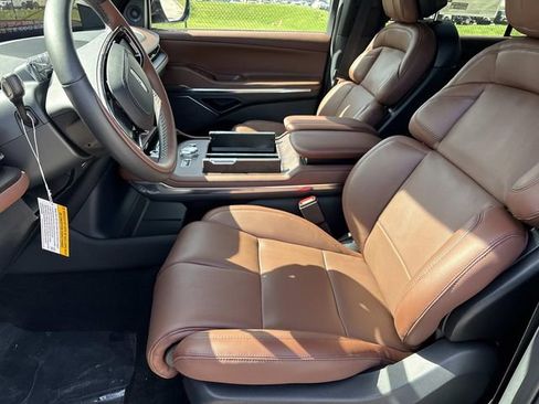 New 2026 Lincoln Navigator L Reserve AWD/4WD image 23