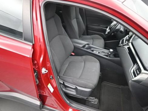 Used 2018 Toyota C-HR XLE FWD image 11