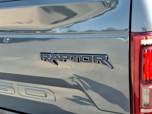 Used 2018 Ford F150 Raptor w/ Equipment Group 802A Luxury AWD/4WD image 8
