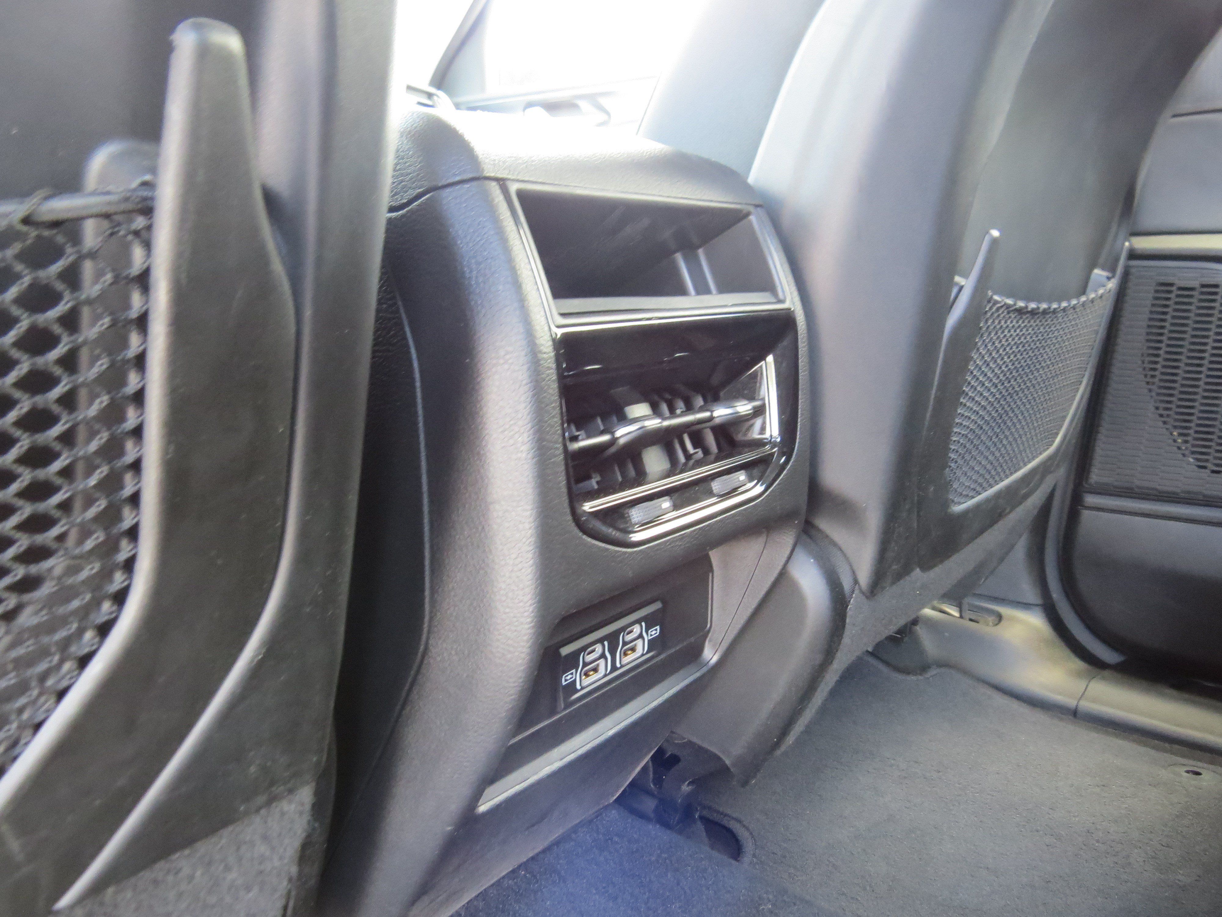 Used 2023 Jeep Grand Cherokee Laredo AWD/4WD image 14