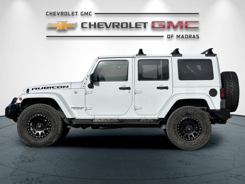 Used 2017 Jeep Wrangler Unlimited Rubicon w/ Connectivity Group image 6