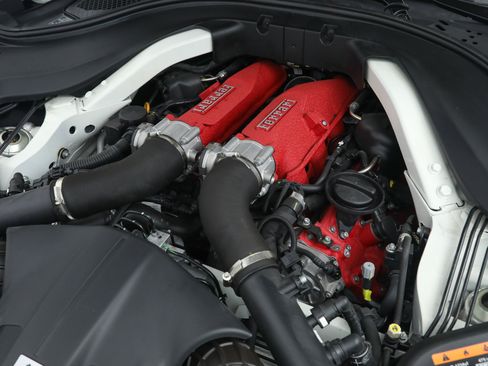 Certified 2024 Ferrari Roma Spider RWD image 37