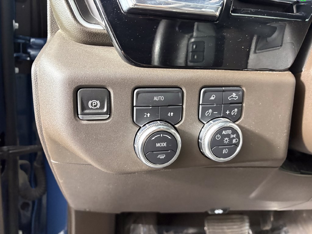 Used 2024 GMC Sierra 1500 SLT w/ SLT Premium Plus Package AWD/4WD image 13