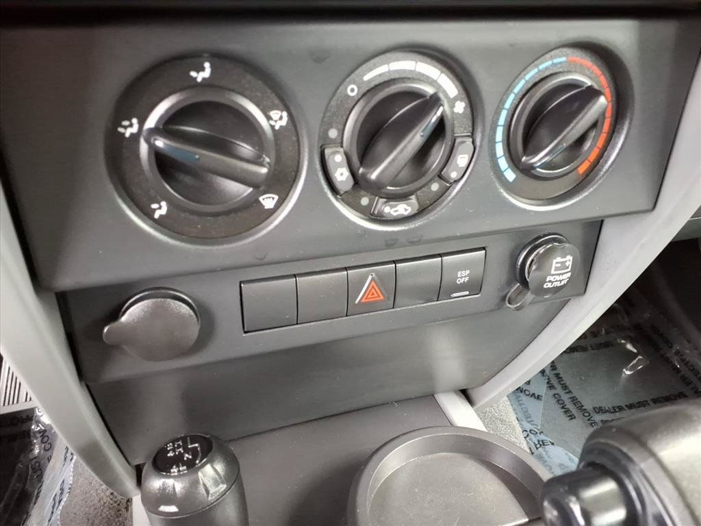 Used 2008 Jeep Wrangler X AWD/4WD image 12