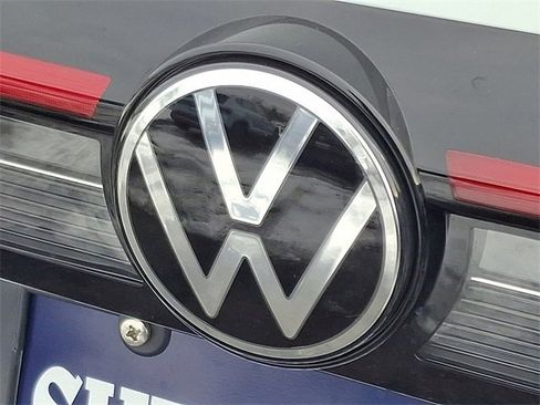 New 2026 Volkswagen Taos SE image 12