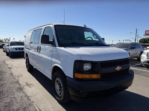 Used 2017 Chevrolet Express 2500 image 15