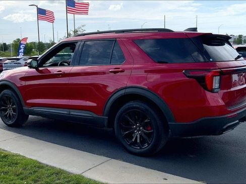 Used 2025 Ford Explorer ST-Line w/ Premium Package AWD/4WD image 2