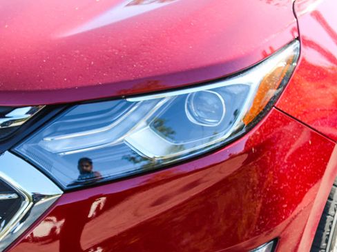 Used 2018 Chevrolet Equinox Premier FWD image 8