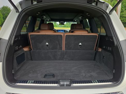 Used 2024 Mercedes-Benz GLS 450 4MATIC image 10