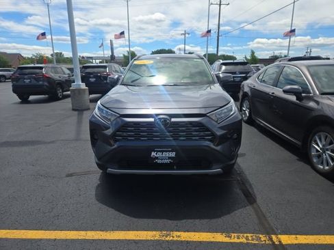 Used 2020 Toyota RAV4 Limited AWD/4WD image 2