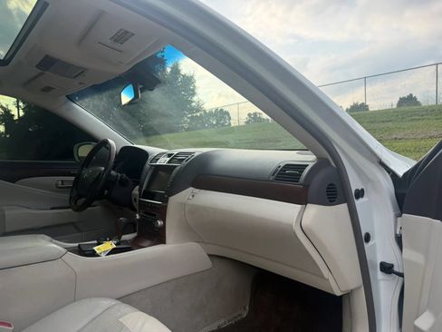 Used 2010 Lexus LS 460 RWD image 13