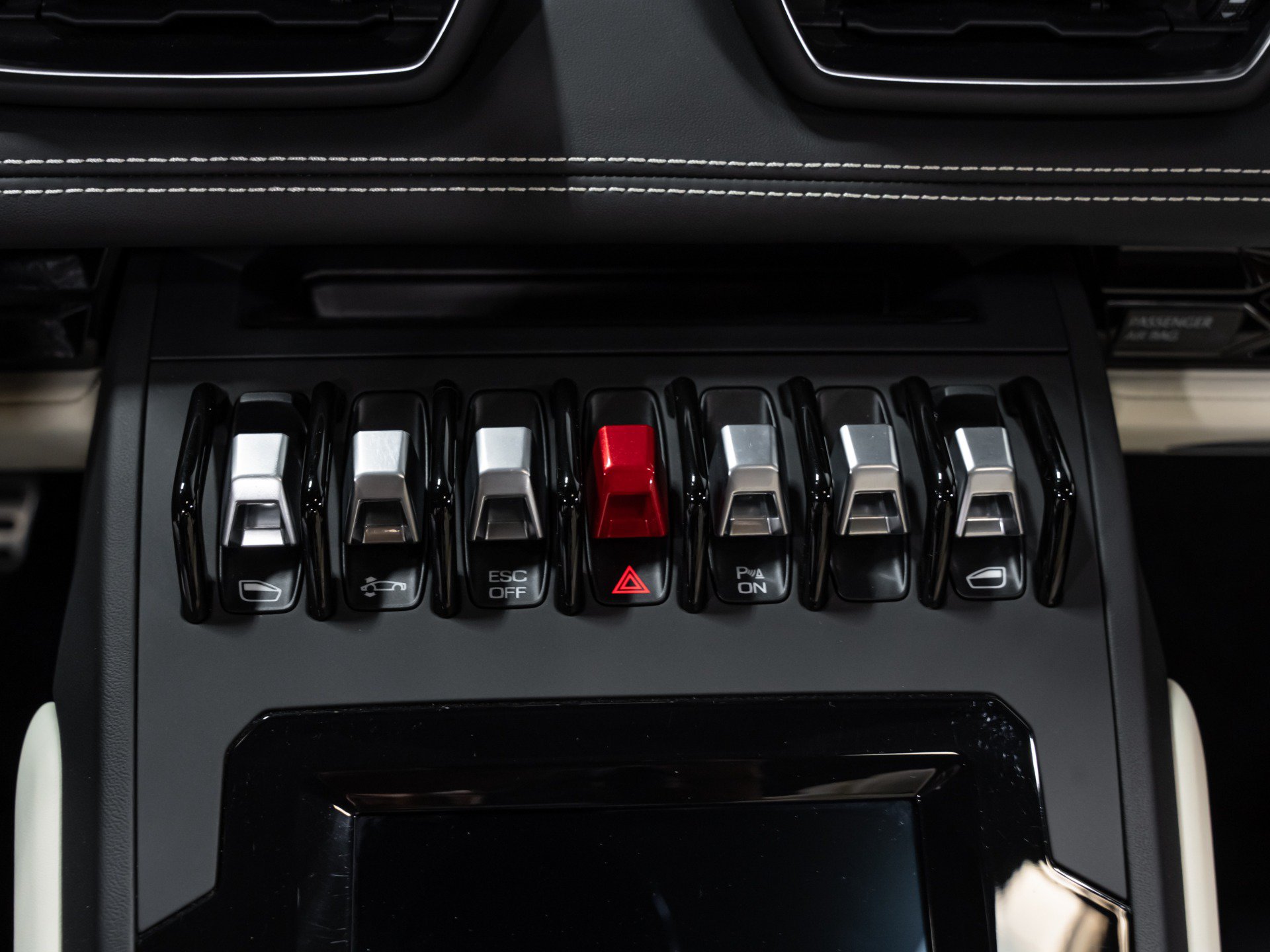 Used 2024 Lamborghini Huracan EVO AWD/4WD image 40
