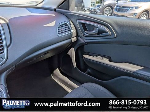 Used 2016 Chrysler 200 Limited w/ Anniversary Edition FWD image 15