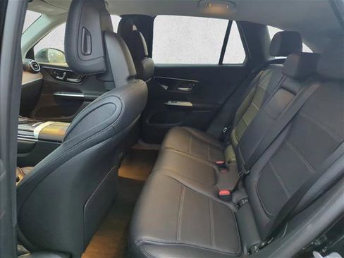 Used 2024 Mercedes-Benz GLC 300 4MATIC image 16