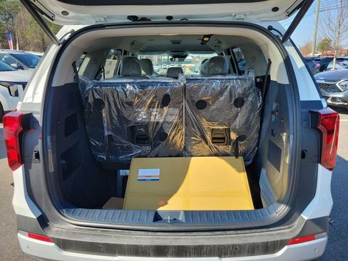 New 2026 Kia Carnival EX image 9