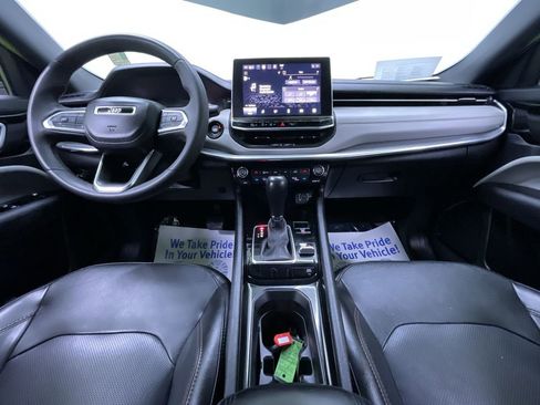 Used 2023 Jeep Compass Limited image 19