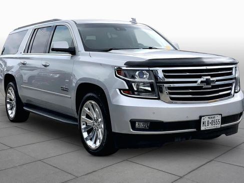 Used 2015 Chevrolet Suburban LT w/ Luxury Package RWD image 3