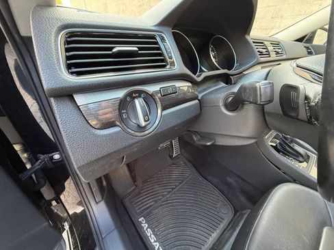 Used 2018 Volkswagen Passat 3.6 SEL Premium image 20