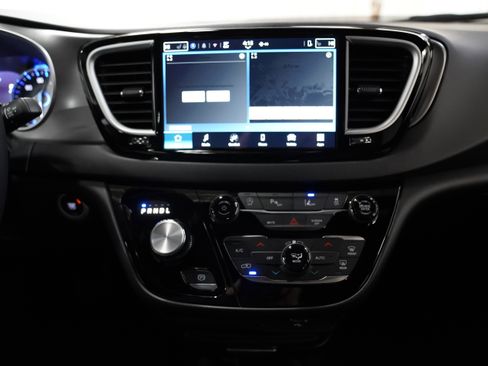 New 2026 Chrysler Voyager LX image 24