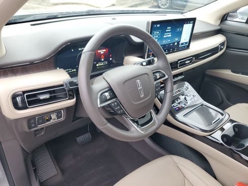 Certified 2022 Lincoln Nautilus Reserve image 13