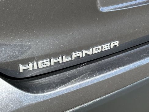 Used 2023 Toyota Highlander XLE image 33