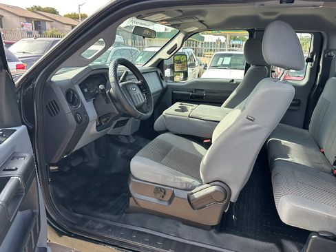 Used 2016 Ford F250 XL w/ Power Equipment Group AWD/4WD image 8