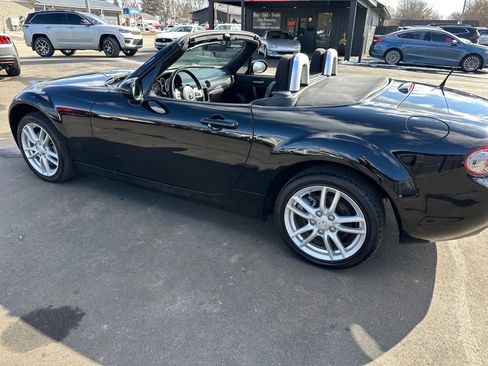 Used 2011 MAZDA MX-5 Miata Sport image 23